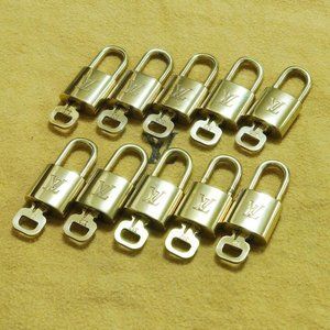 LOUIS VUITTON LV 10 SET PADLOCK KEY BAG CHARM CADENA GOLD PLATED FRANCE